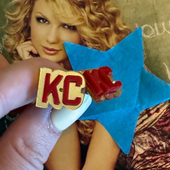 Kansas City Chiefs Earrings KC Studs Football Outfit Accessories - Picture 5 of 5